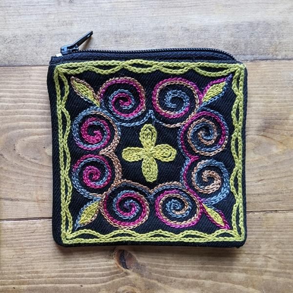 遊牧民の手仕事〜 カザフ刺繍のポーチ