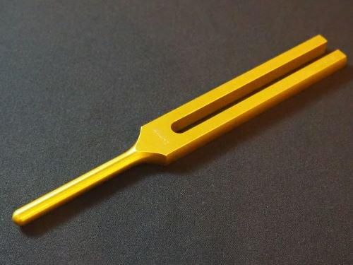 444Hz ゴールドチューナー - マドモアゼル・愛公式ショップ