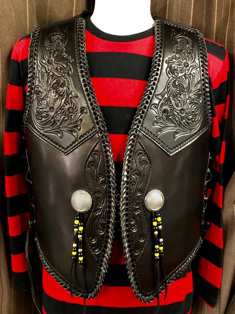 V-1 フルレースアップ 黒×黒 胸、部分カービング - 革屋Marvy(マービー