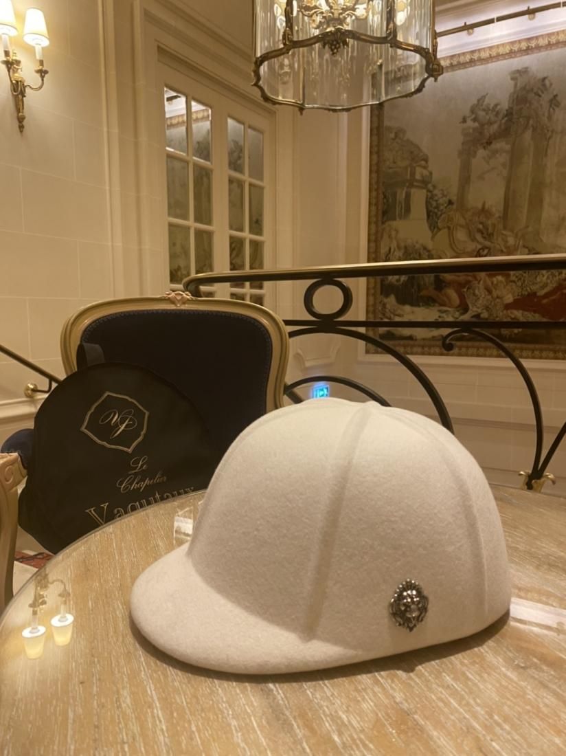 vaqutauxオリジナルジョッキーハット【HONEYハニー】クリーム