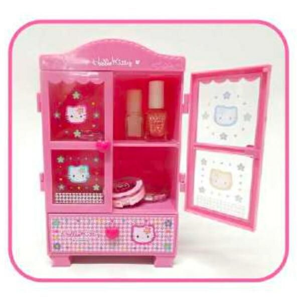 サンリオの人気キャラ、ハローキティとマイメロディ・クロミの