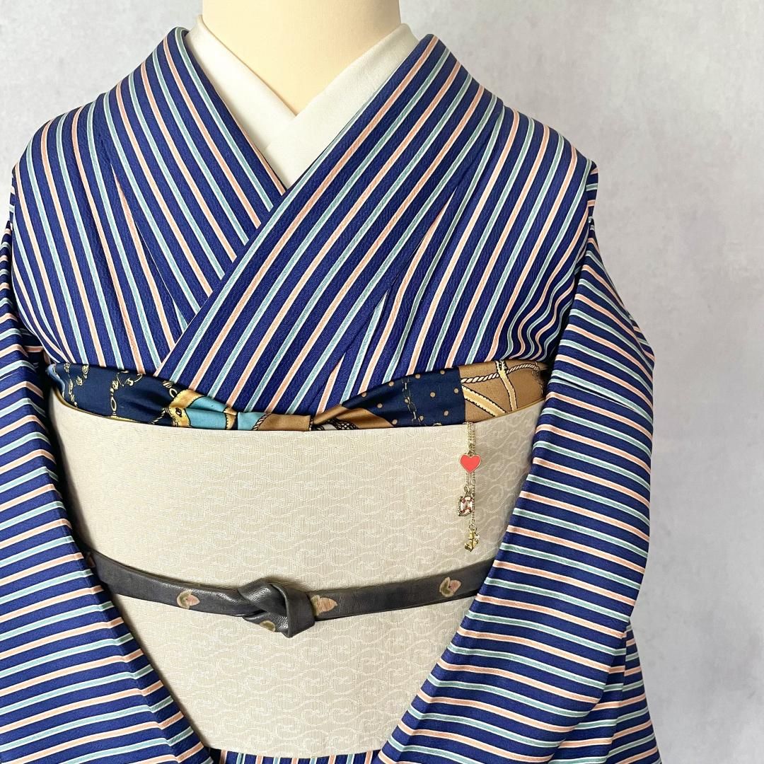 ブルーのマルチストライプ小紋 - アンティーク＆リサイクルキモノ 千