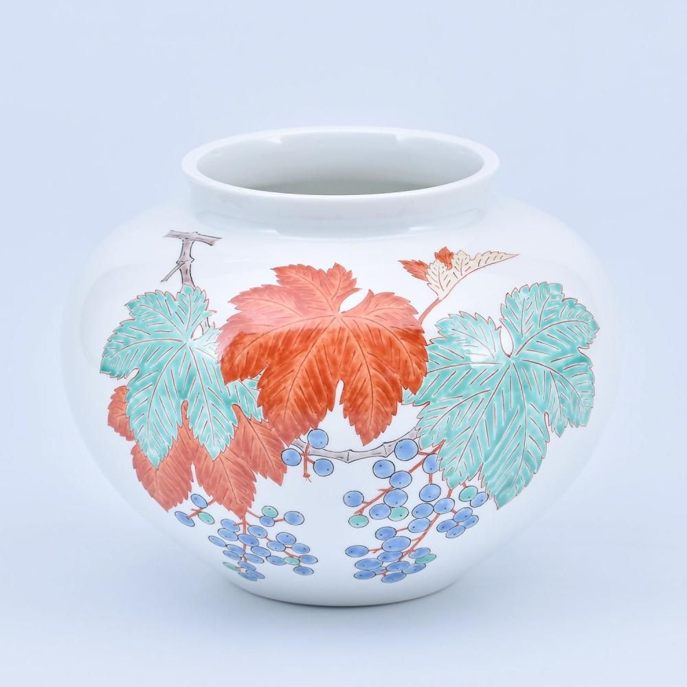 濁手 葡萄文花瓶 | 酒井田柿右衛門 - 有田焼のまるぶんオンライン