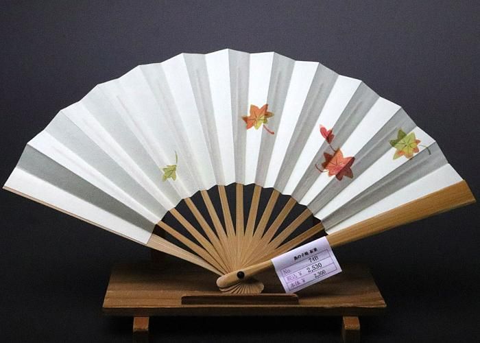 茶席扇 鳥の子地 紅葉 | 手描き和紙 扇子 5寸 - 京都富小路の和装小物