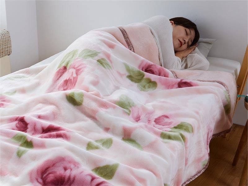 しっとり＆ふわふわで暖かい！静電気防止の2枚合わせ毛布『クーヴェル