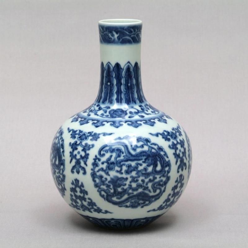 景徳鎮 青花団龍紋天球瓶 【一品物】 - 書道用具専門店 西本皆文堂