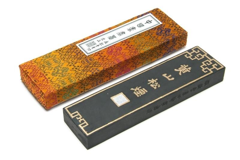 黄山松煙 4両(1/4型) 徽歙曹素功 - 書道用具専門店 西本皆文堂