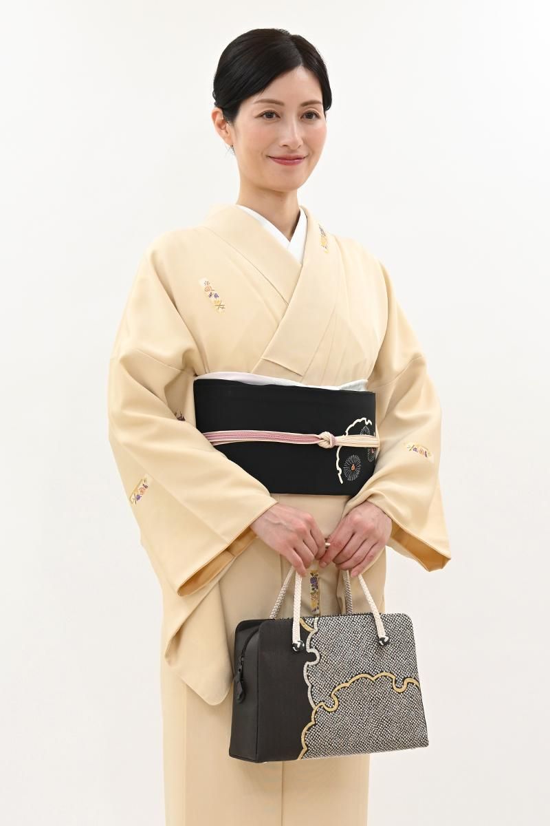 銀座【H-0892】塩瀬地 染名古屋帯 黒色 雪輪に竹や松の図（松屋扱い