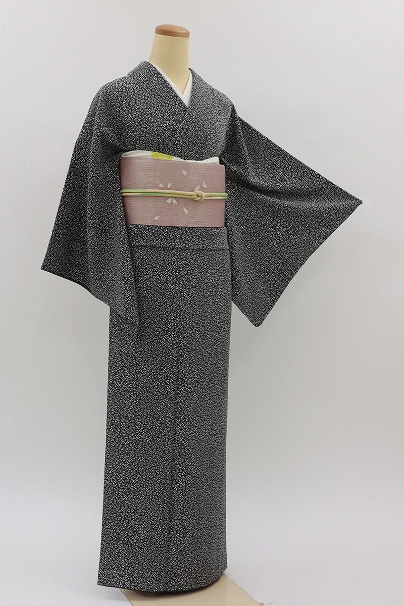 銀座【D-3699】小紋 黒色 桜文（反端付） :身丈156/裄65.5/広め - 銀座