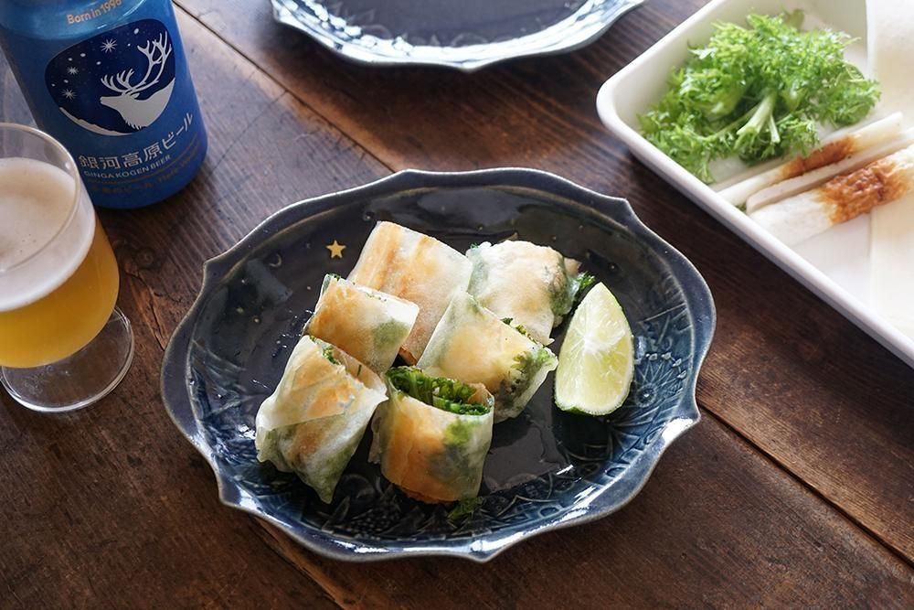 ケ19 ヨルノアオ 鳥の親子 夜空を飛ぶの楕円皿（結晶/ツヤなし部分