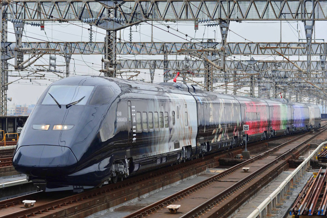 12月運行終了】現美新幹線は現代アート満載！フォトジェニックな「走る