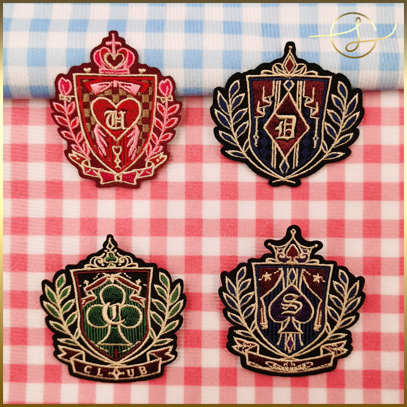 10種】エンブレム トランプ 刺繍ワッペン 安全ピン ピンバッジ