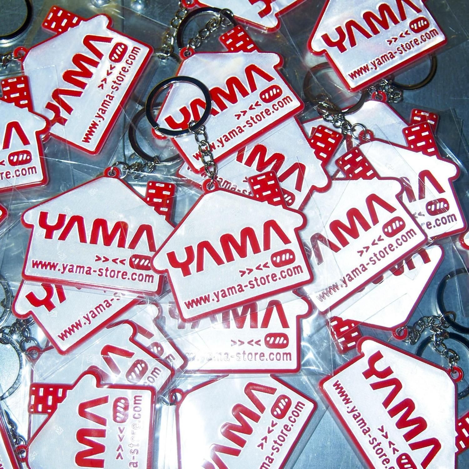 YAMASTORE SOUVENIR - HOUSE KEYCHAIN - YAMASTORE