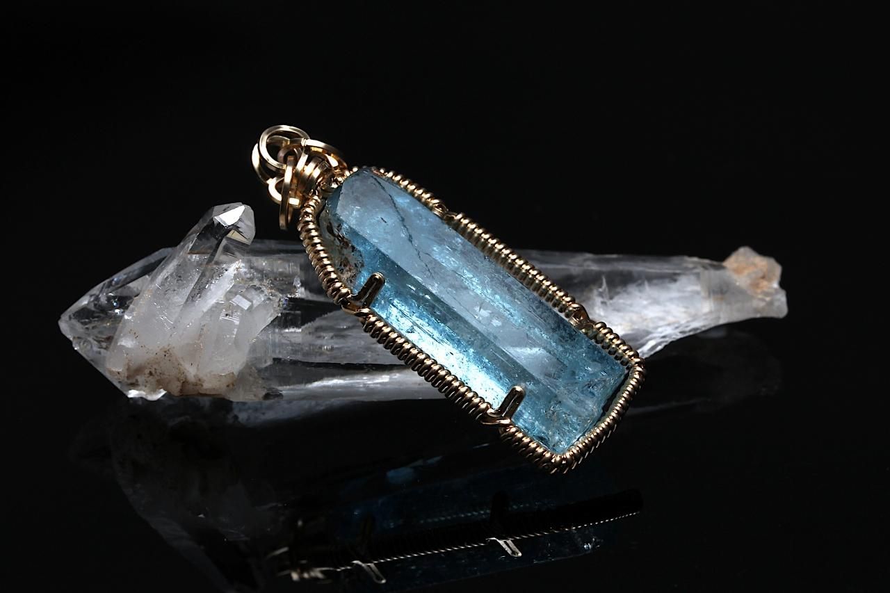 ベトナム産アクアマリンペンダントトップ WABTH-003｜エネルギーの滞り