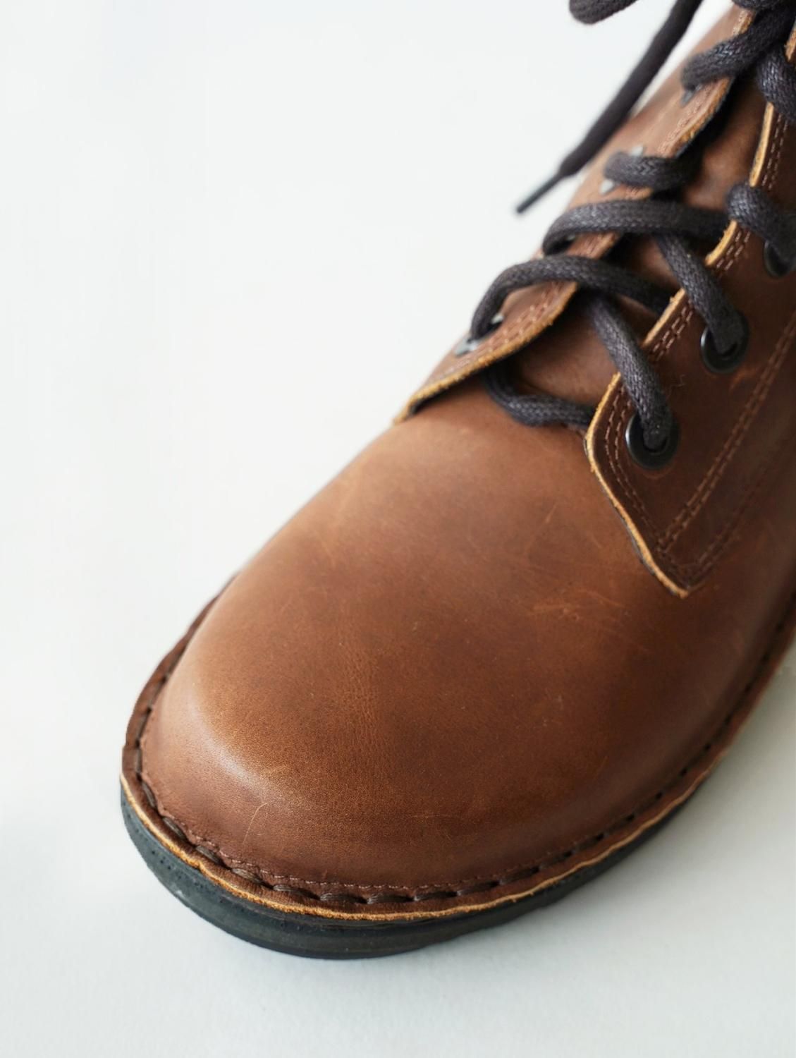 CLAUDIA / Saddle Brown - NAOT ナオトジャパン オンラインショップ