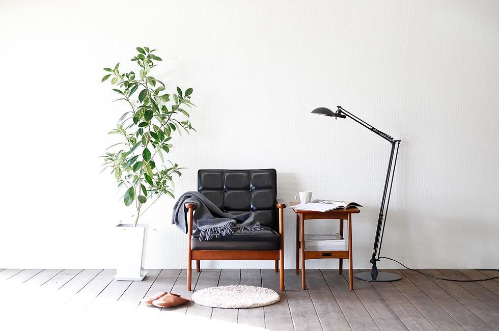 カリモク60 Kチェア1シータースタンダードブラック | Plain Table