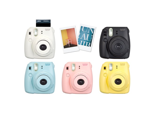 富士フイルム、小型化したインスタントカメラ「instax mini 8 チェキ