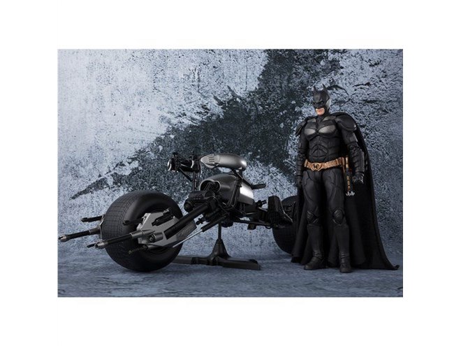 タイヤ横回転ギミックを搭載した映画「ダークナイト」のバットポッド