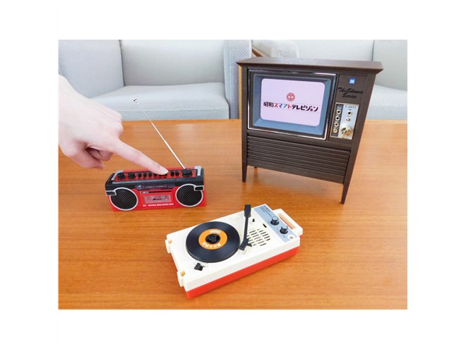 叩いて直す”ギミックも、ミニチュア家電ガジェット「ザ・昭和シリーズ