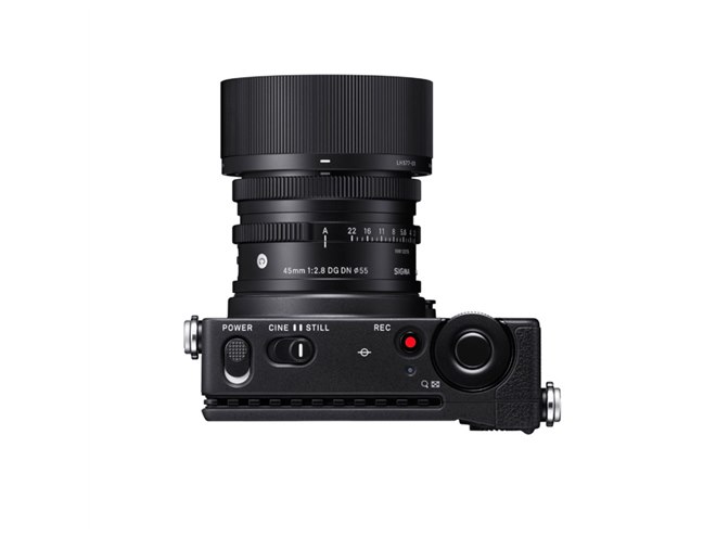 シグマ、小型フルサイズミラーレス「SIGMA fp」の発売日と価格を発表