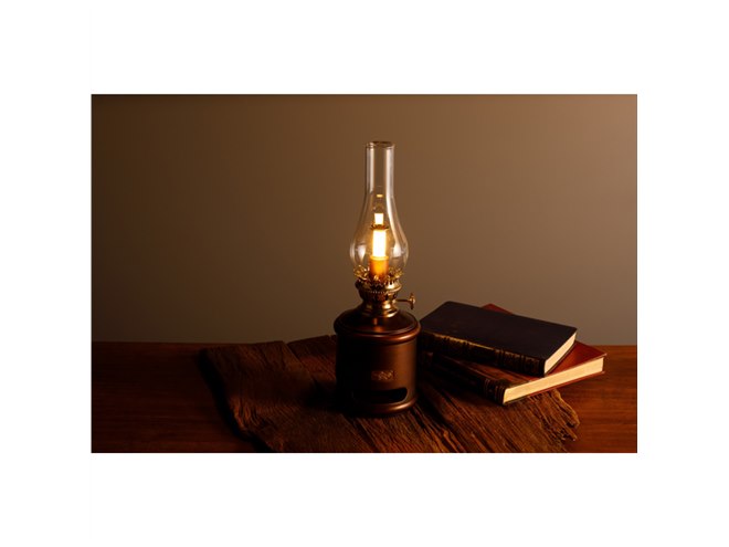 1900年代アラジンオイルランプを復刻させた「Aladdin ランタン