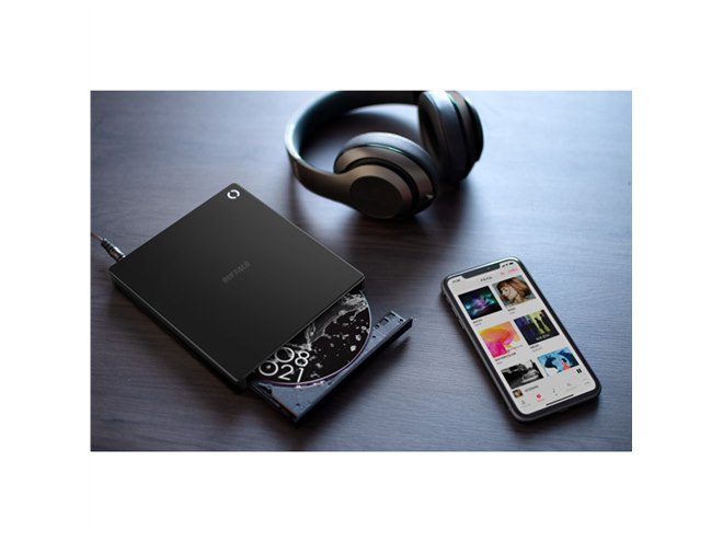 バッファロー、CD楽曲を直接スマホに取り込むCDレコーダー「ラクレコ