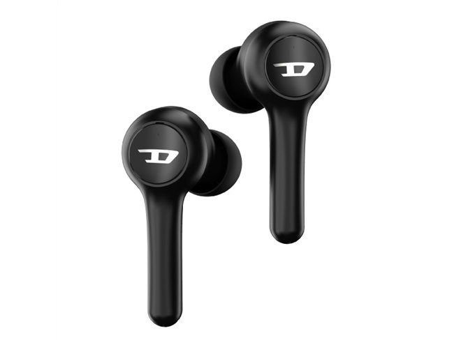 DIESEL初の完全ワイヤレスイヤホンが発表、シルバーメタルリックのロゴ