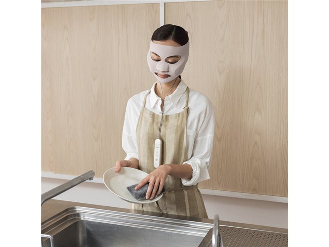 パナソニック、“ながら美容”向けのマスク型イオン美顔器「EH-SM50