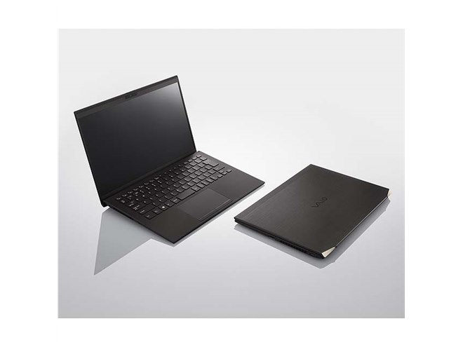 VAIO、フルカーボンボディで958gを実現した14型ノートPC「VAIO Z