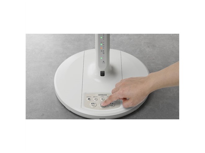 日立、“うちわであおいだような”風など6段階で風量調整できるDC扇風機