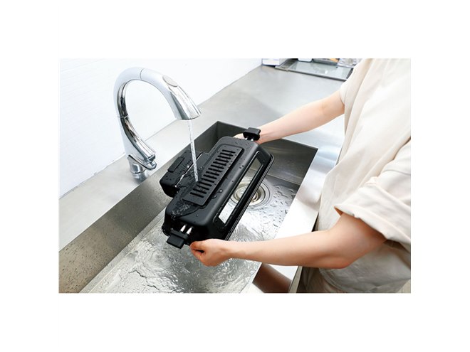 象印、煙やニオイを抑えられる「マルチロースター EF-WA30」を9/1発売