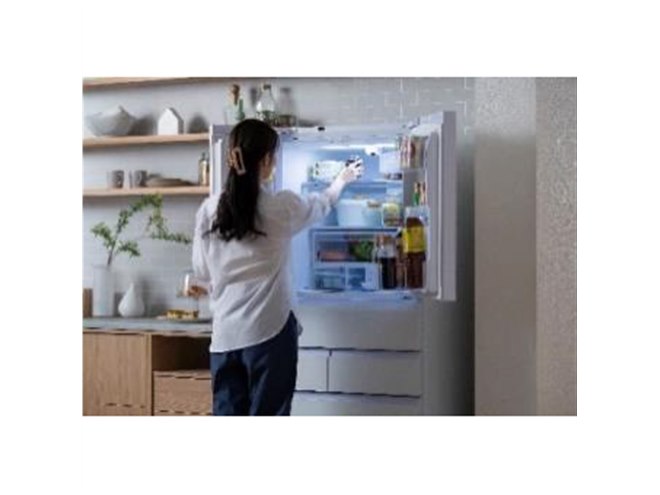 アイリスオーヤマ、大容量171L冷凍室を備えた庫内カメラ付き大型冷蔵庫