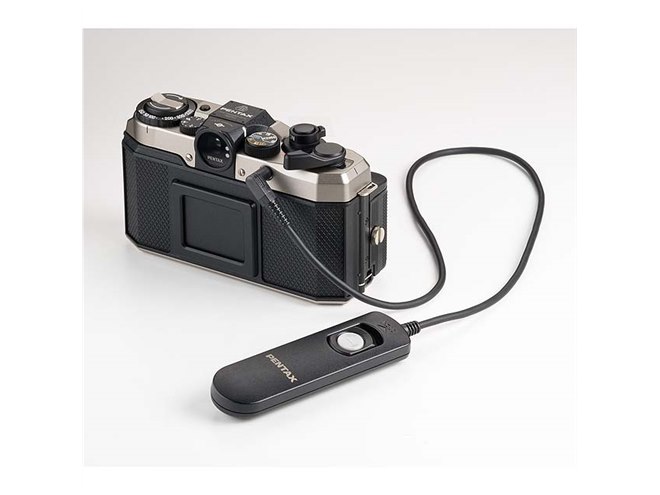 ペンタックス、88,000円の単焦点フィルムカメラ「PENTAX 17」 - 価格.com