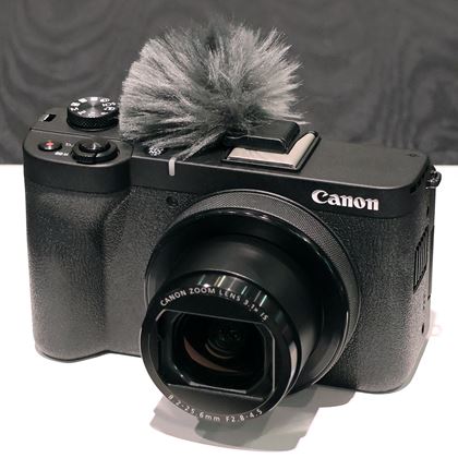 キヤノン「EOS Kiss X8i ダブルズームキット」が人気上昇中！ 価格下落