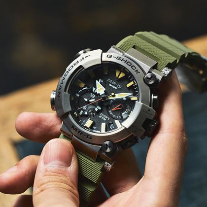 G-SHOCK史に残る“毒”！ 30周年「フロッグマン」はヤドクガエルが