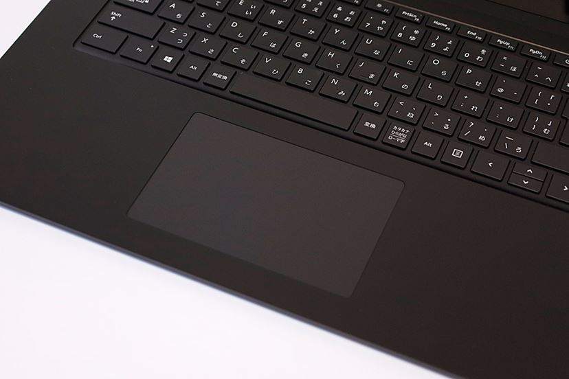 テレワークや在宅学習にピッタリ！ 大画面で機動力が高い「Surface