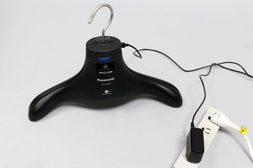 強烈なタバコ臭が消えた！ 手間も場所も取らないパナソニック「脱臭