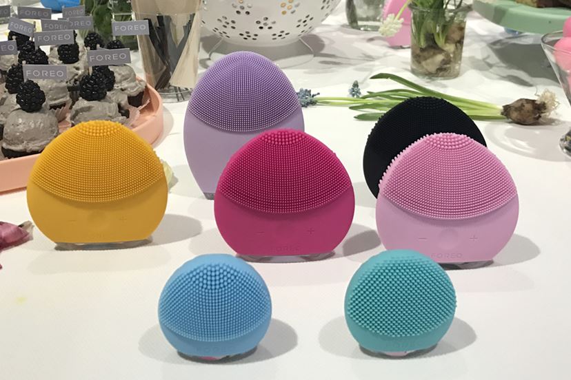 世界初のシリコン製スキンケアデバイス、FOREO「LUNAシリーズ」が日本