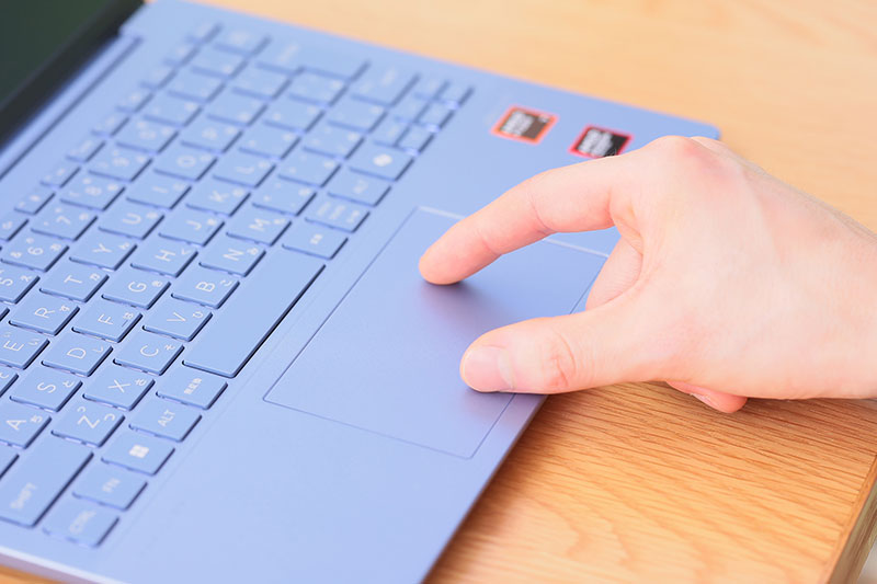 価格.com - [PR企画]「HP Pavilion Aero 13-bg」軽さ約990gの