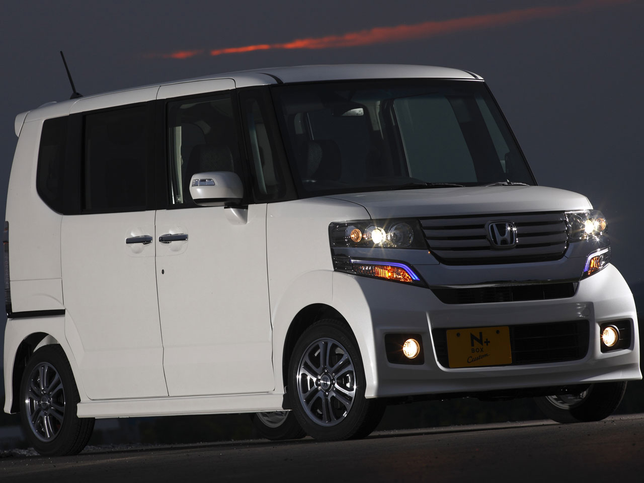 ホンダ N-BOX + カスタム 2012年モデル G SSパッケージの価格・性能