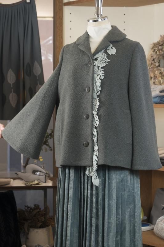 ミナペルホネン forest parade テーラードカラーショートコート - ミナ