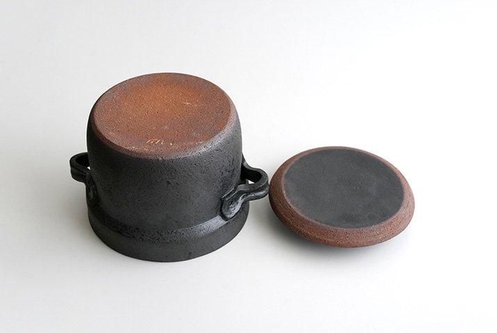 石渡磨美｜炊飯土鍋2合用（黒錆）｜作家のうつわ通販｜和食器セレクト