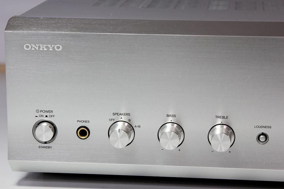 A-977(S)｜｜ONKYO プリメインアンプ 300W+300W(4Ω) シルバー｜中古品