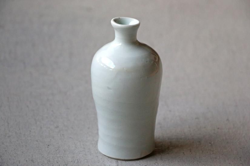 砥部焼き 白磁 花器 椿 砥部焼き 白磁 花器 椿 砥部焼陶芸館