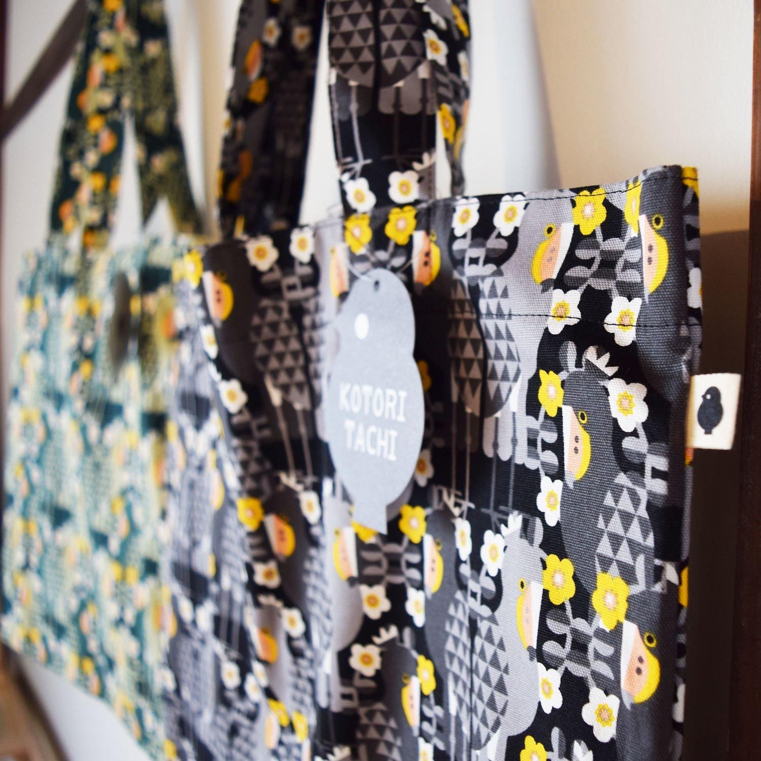 小鳥の雑貨・洋服デザイン【KOTORITACHI】スクエアテキスタイルバッグL
