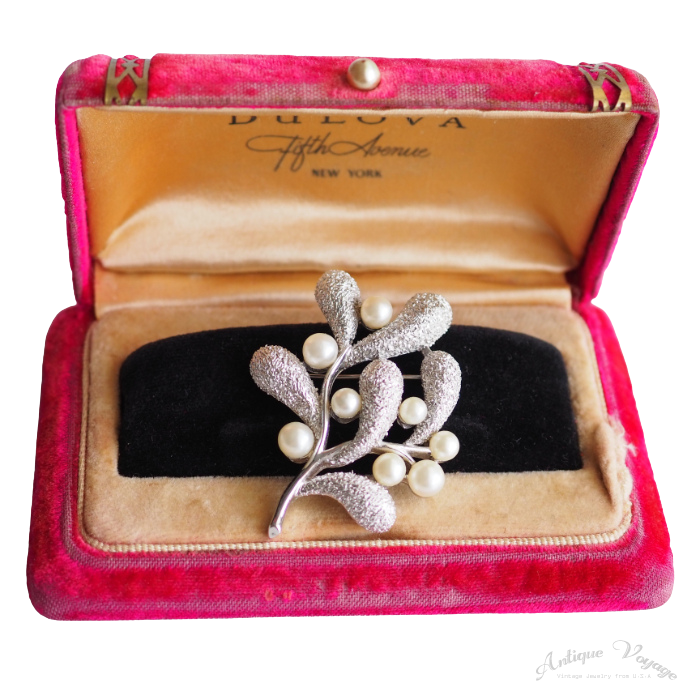 TRIFARI（トリファリ）☆宿り木 ヤドリギのヴィンテージ・ブローチ