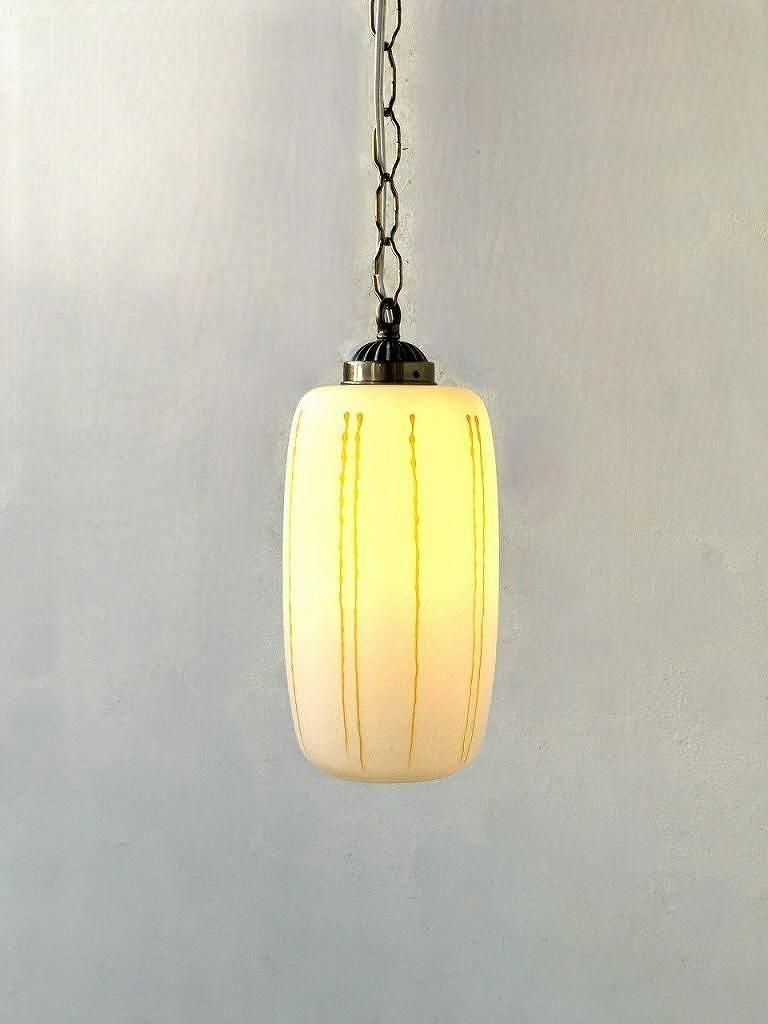 ヴィンテージ ホワイトガラス ペンダントランプ (複数在庫有り