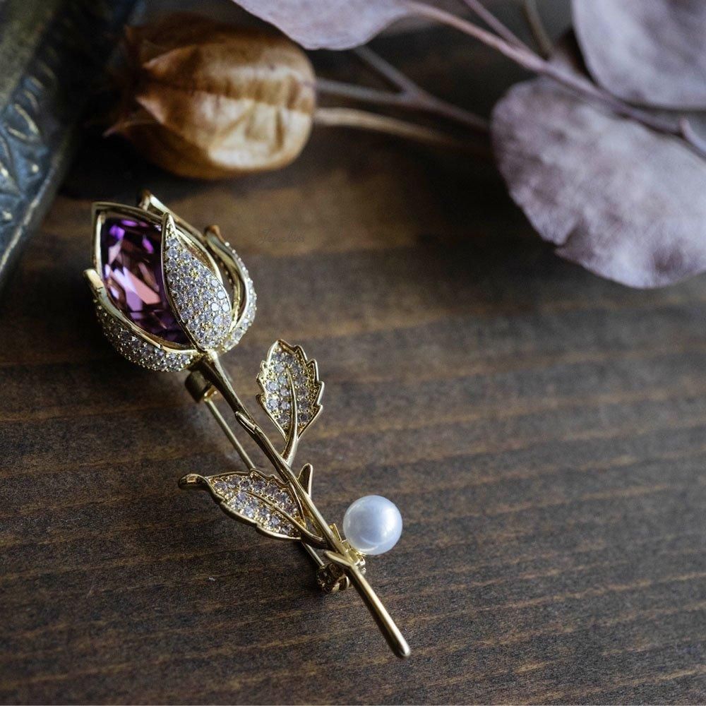 Jeweliss バラのつぼみ ブローチ カリュクス クリスタル コサージュ