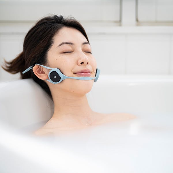 間々田佳子監修 icoelle イコエル フェイシャルネックリフト】 ちあ