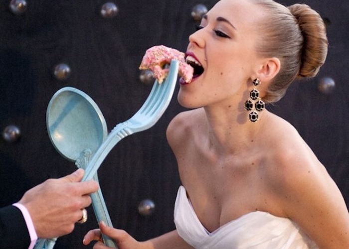 まるで妖精さん♡今、ファーストバイトで超巨大な『ビッグスプーン』が